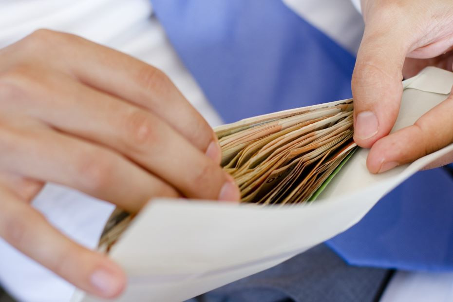 Последствия выплаты заработной платы «в конвертах» для назначения пенсии