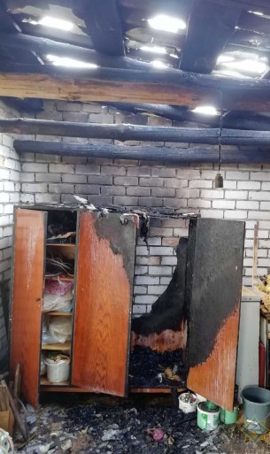 Ивье. При пожаре в летней кухне 50-летняя женщина получила ожоги