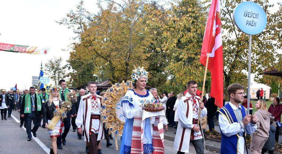 Ивьевчане побывали на фестивале-ярмарке хлеборов в Большой Берестовице