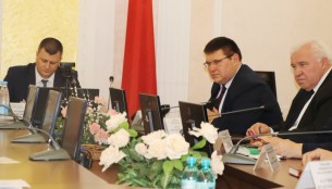 Ивьевский район с рабочим визитом посетил министр финансов Юрий Селиверстов и провел прием граждан