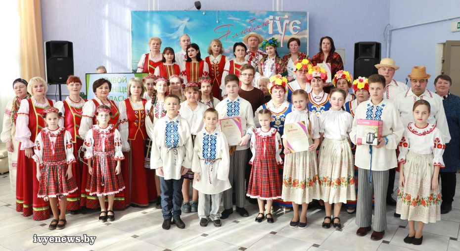 Конкурс для сяброў народнага мастацтва прайшоў у Іўeўcкiм цэнтры культуры i вольнага часу
