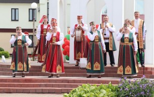 Расцвітай, Беларусь! Расцвітай, мая радасць! Беларусь, мая песня, Радзіма мая! У Іўі святкуюць Дзень Незалежнасці